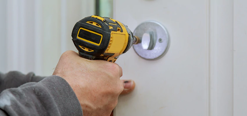 Street Locksmith For Smart Lock Repair in Milpitas, CA